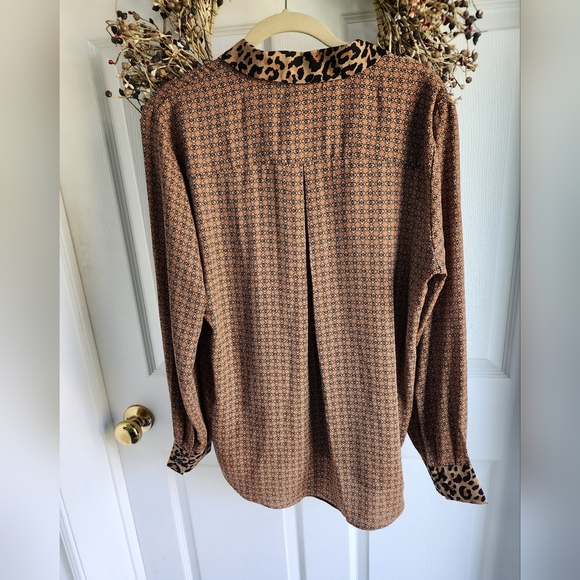 Melanie Lyne Leopard/ Geometrix Print Brown Women's Button Down Shirt Sz10 - Picture 3 of 7